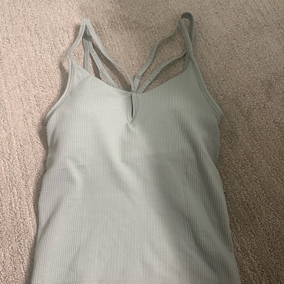 Brand new lululemon top - Picture 4 of 6
